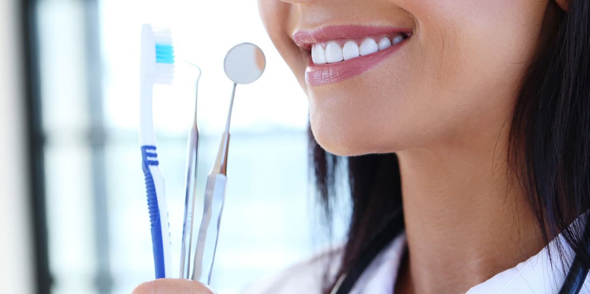 Placca batterica: come si forma, come prevenirla e come rimuoverla