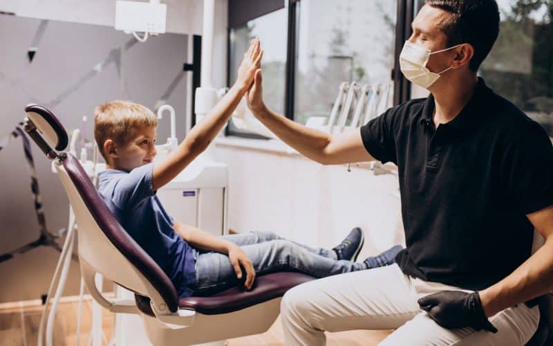 Sigillatura dei denti: è una soluzione ancora valida nel 2025?
